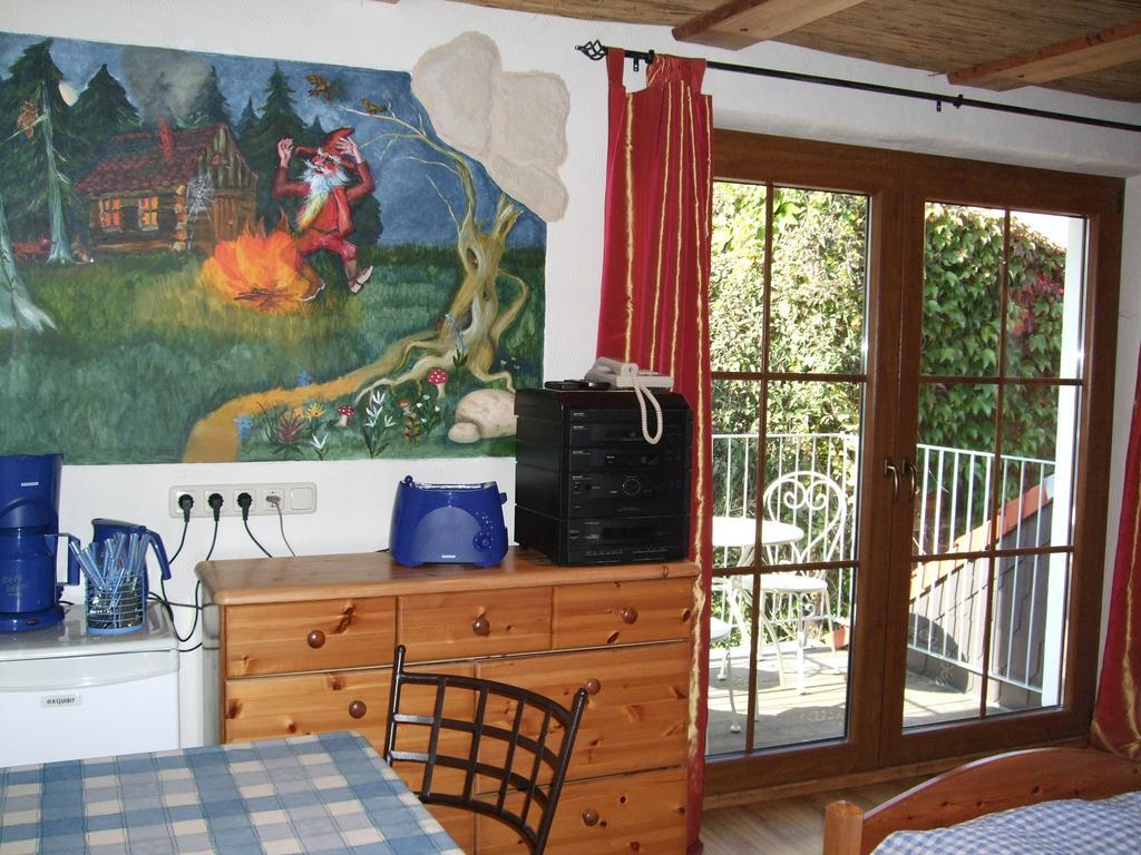 Gästezimmer am Märchenbrunnen Dresden Exterior foto